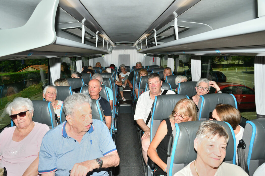 départ voyage séniors st maxime17.06 (24)
