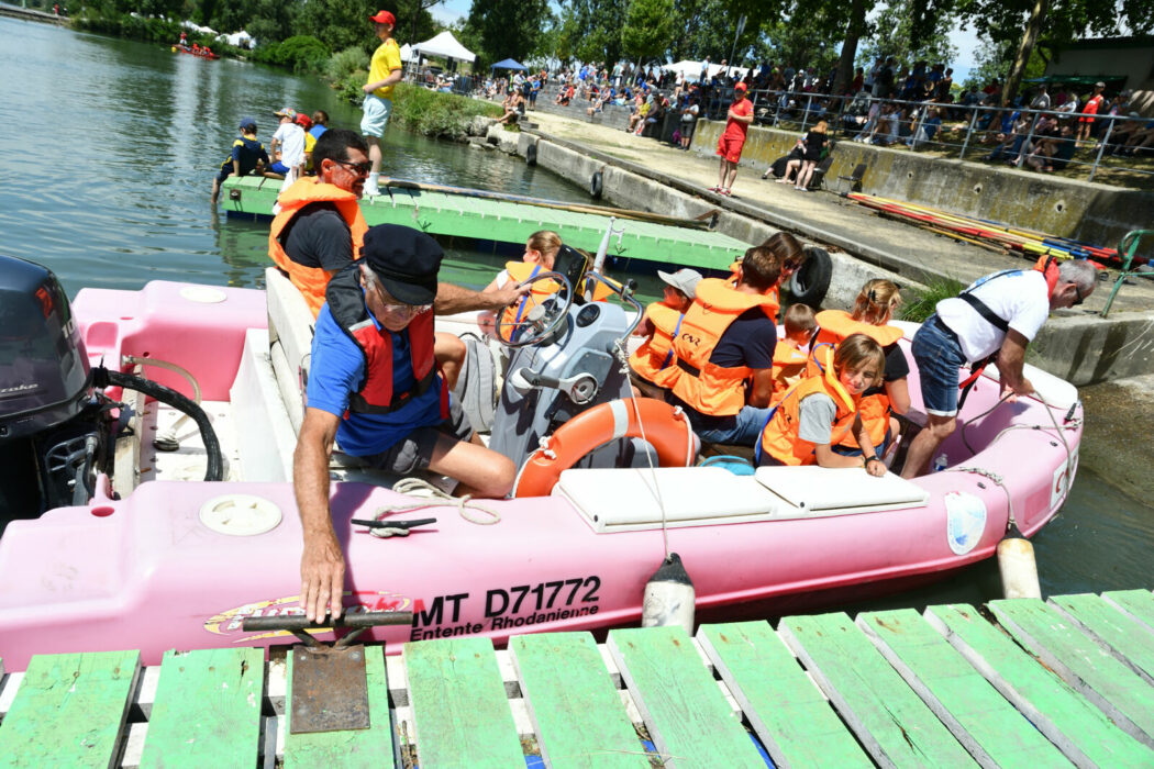 exposants du marché dimance 02.07+ promenade en bateau et boule (69)