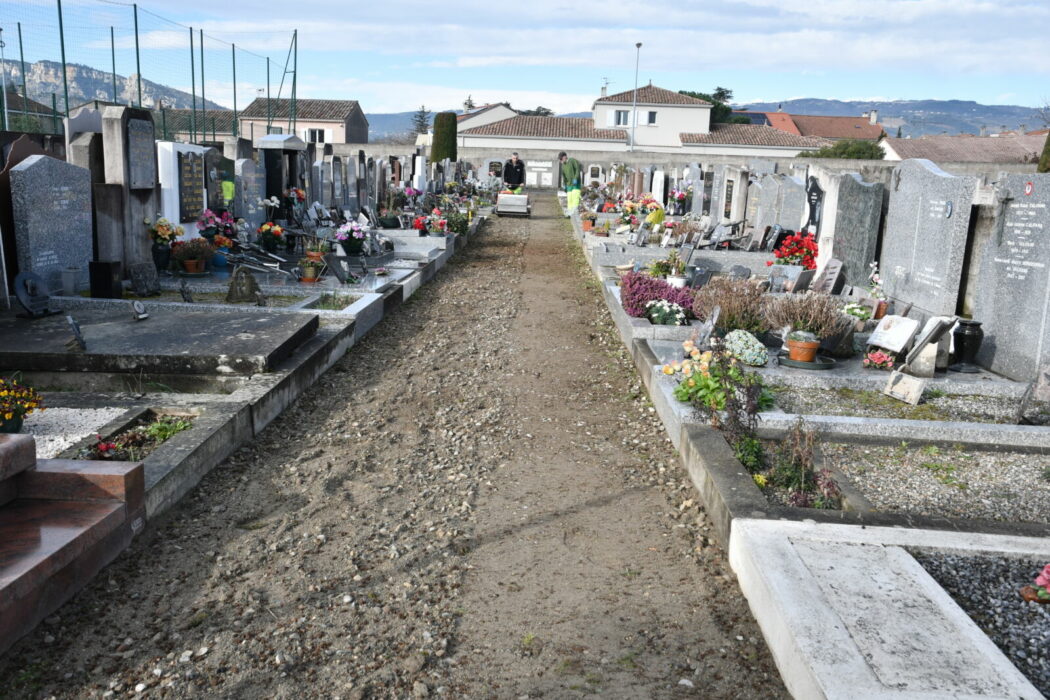 végétalisation travaux cimetiere pavillon 05.03 (19)