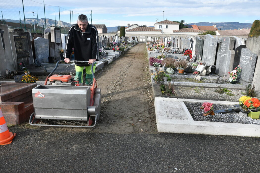 végétalisation travaux cimetiere pavillon 05.03 (21)