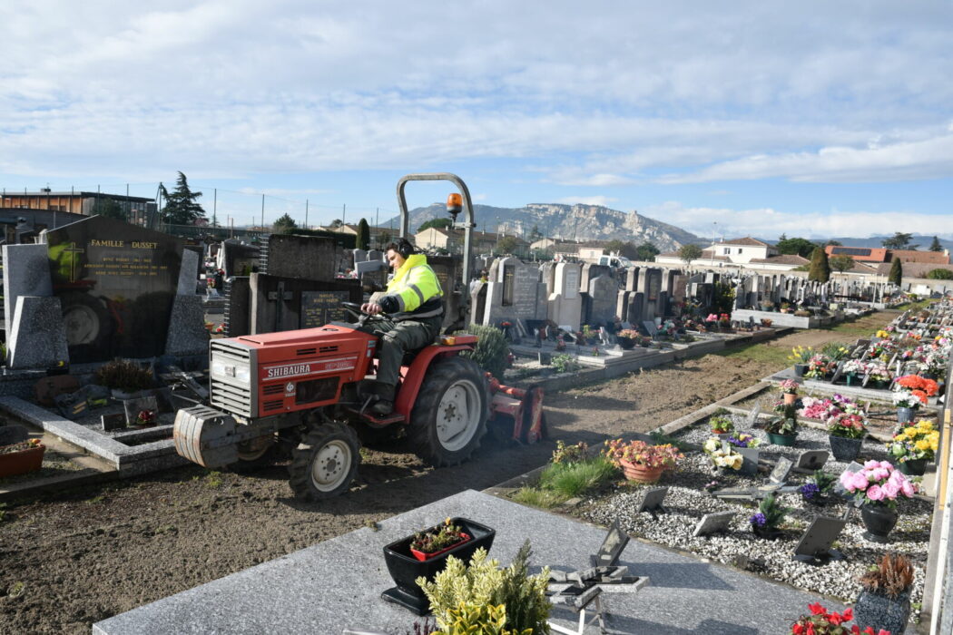 végétalisation travaux cimetiere pavillon 05.03 (49)