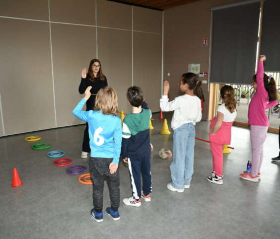 action sensibilisation au handicap,ecole des chirouzes 08.04 (12)