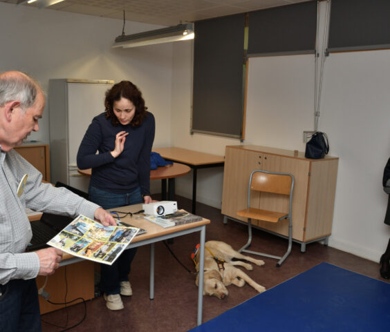 action sensibilisation au handicap,ecole des chirouzes 08.04 (27)