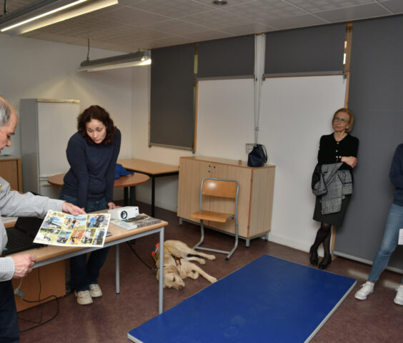 action sensibilisation au handicap,ecole des chirouzes 08.04 (28)