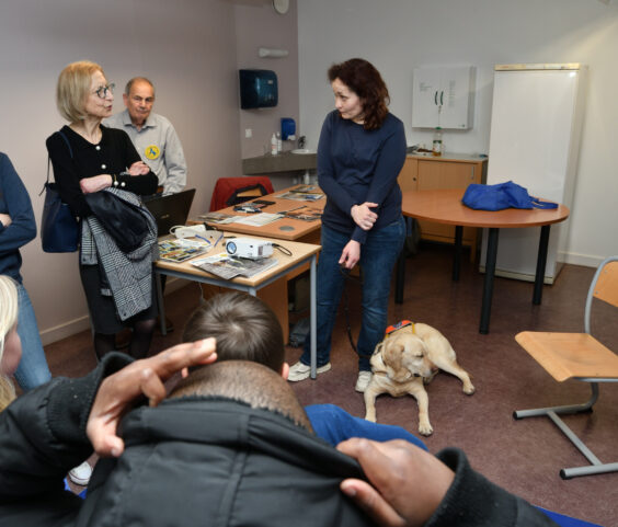 action sensibilisation au handicap,ecole des chirouzes 08.04 (32)