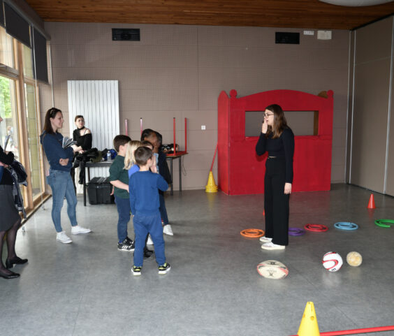 action sensibilisation au handicap,ecole des chirouzes 08.04 (33)