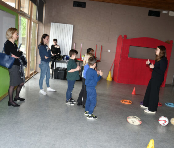 action sensibilisation au handicap,ecole des chirouzes 08.04 (34)