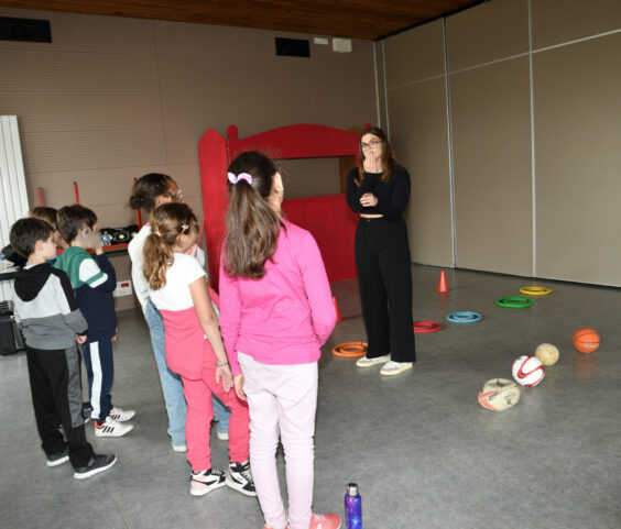 action sensibilisation au handicap,ecole des chirouzes 08.04 (5)