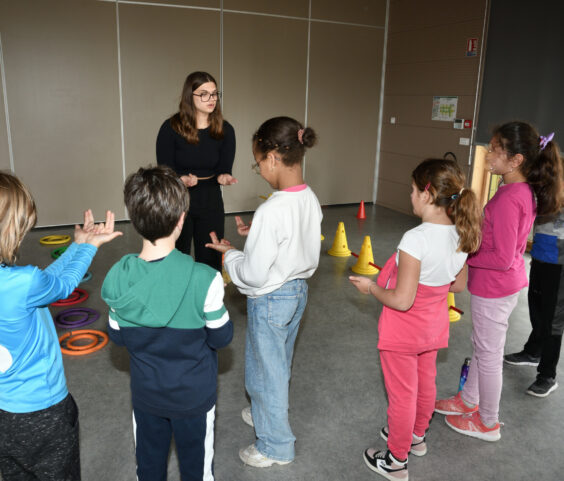 action sensibilisation au handicap,ecole des chirouzes 08.04 (8)