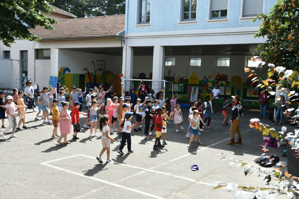 fête périscolaire école barthelon 18.06 (4)