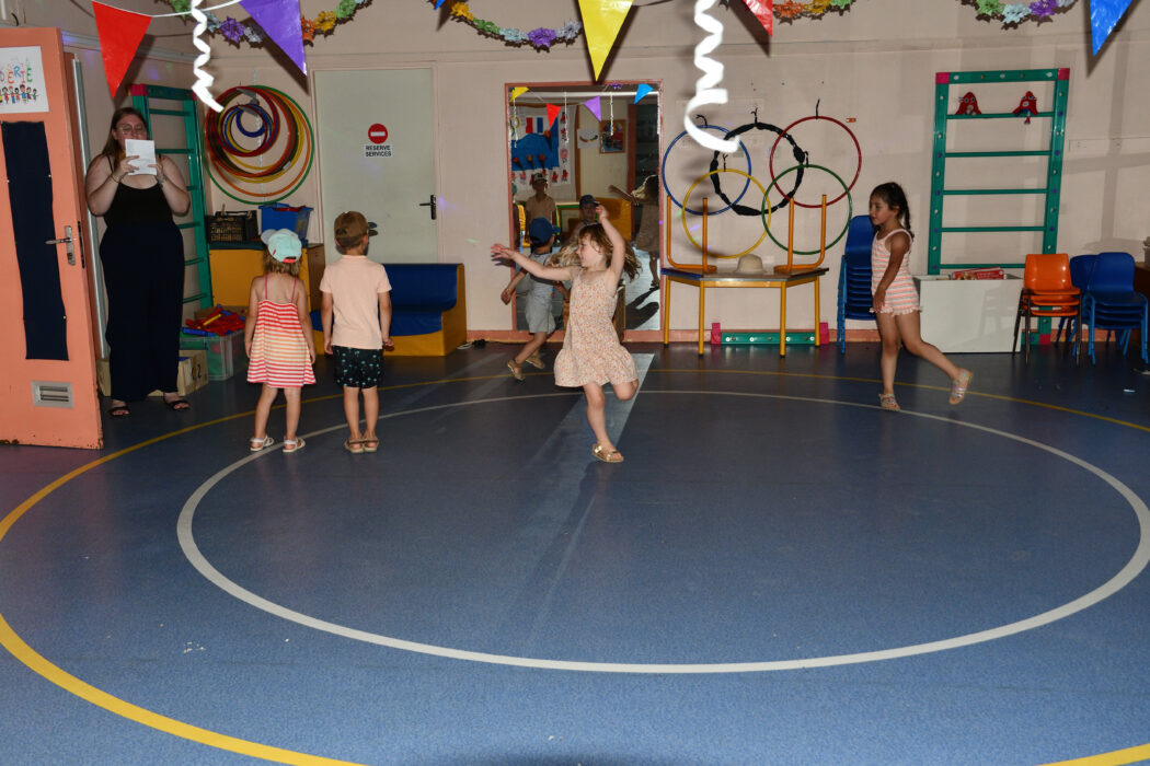 fête périscolaire école école robert money 28.06 (15)