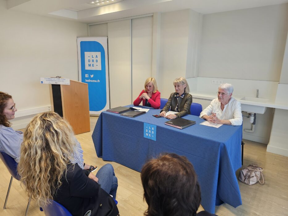 conf de press centre de santé (154)