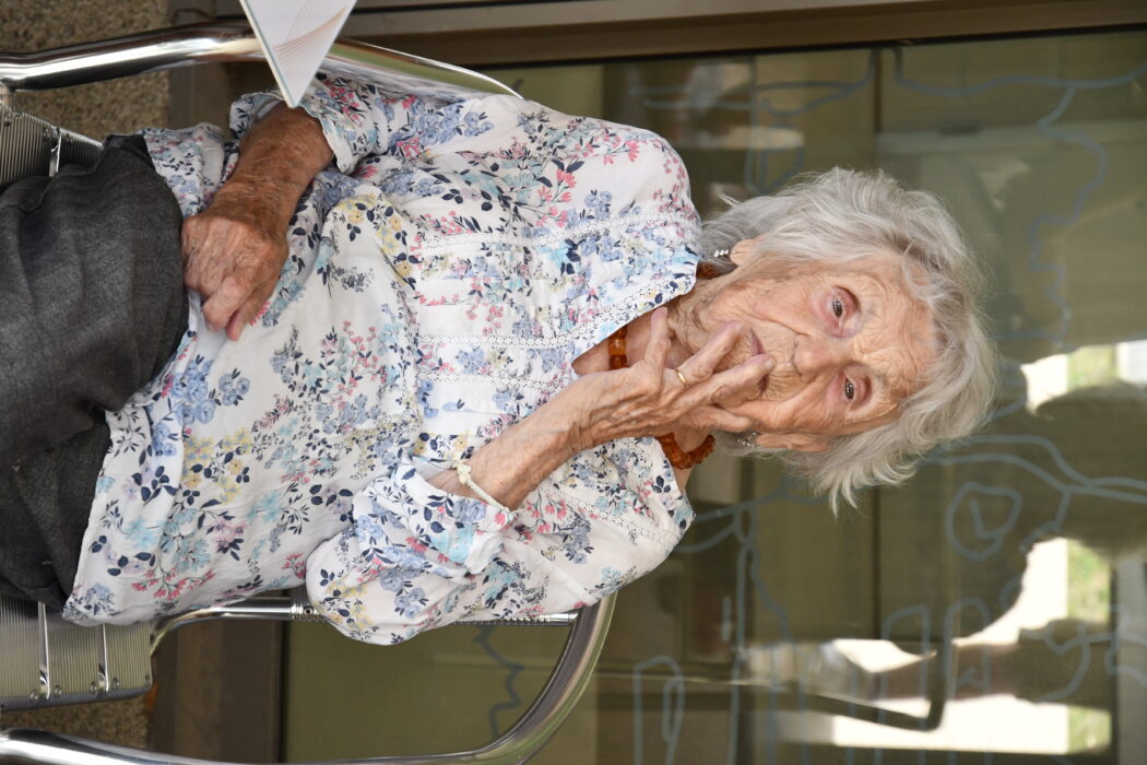 107 ans Odile Poirier 24.06 (57)