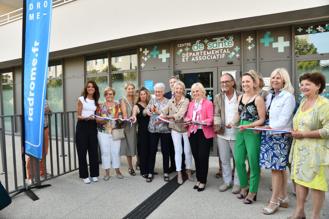 inauguration centre de santé 16.06.25 coupure de ruban + discourt (3)