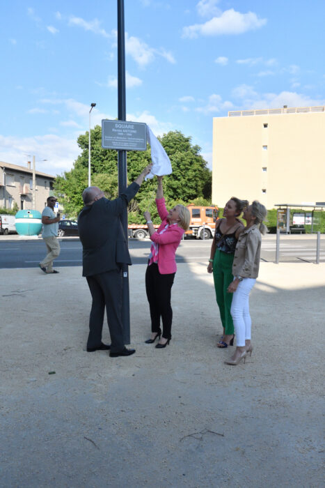 inauguration centre de santé 16.06.25 dévoilement plaque du square (18)