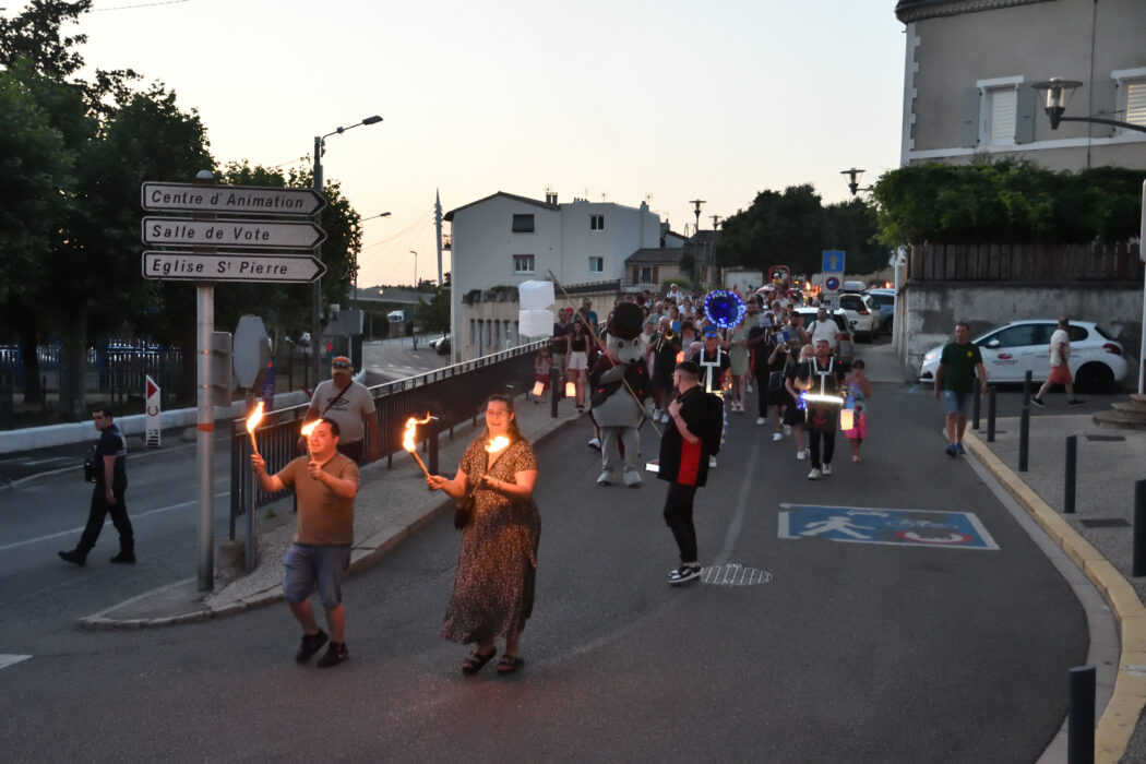 retraite aux flanbeaux place de la liberté (23)