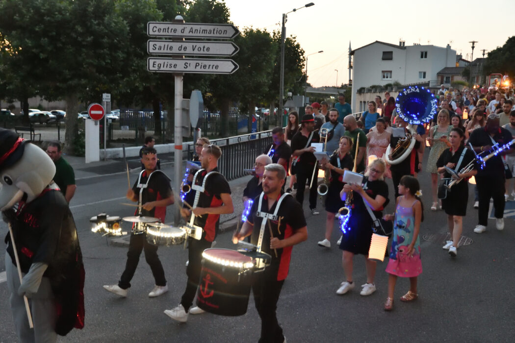 retraite aux flanbeaux place de la liberté (24)