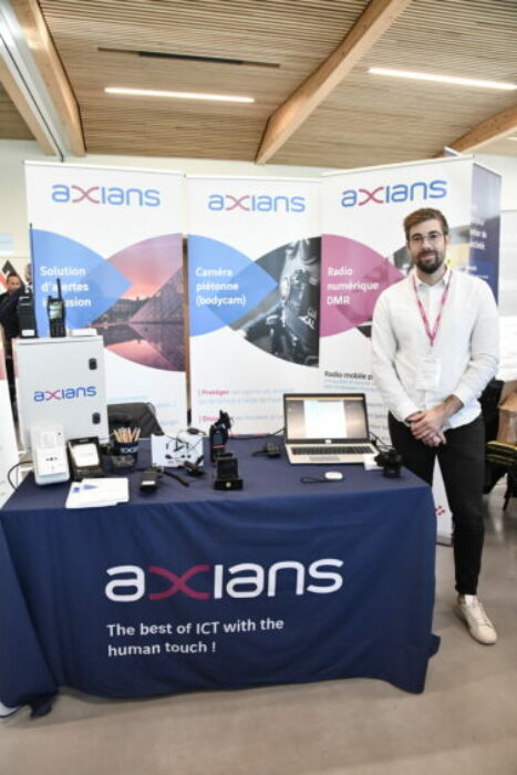 stand (8)