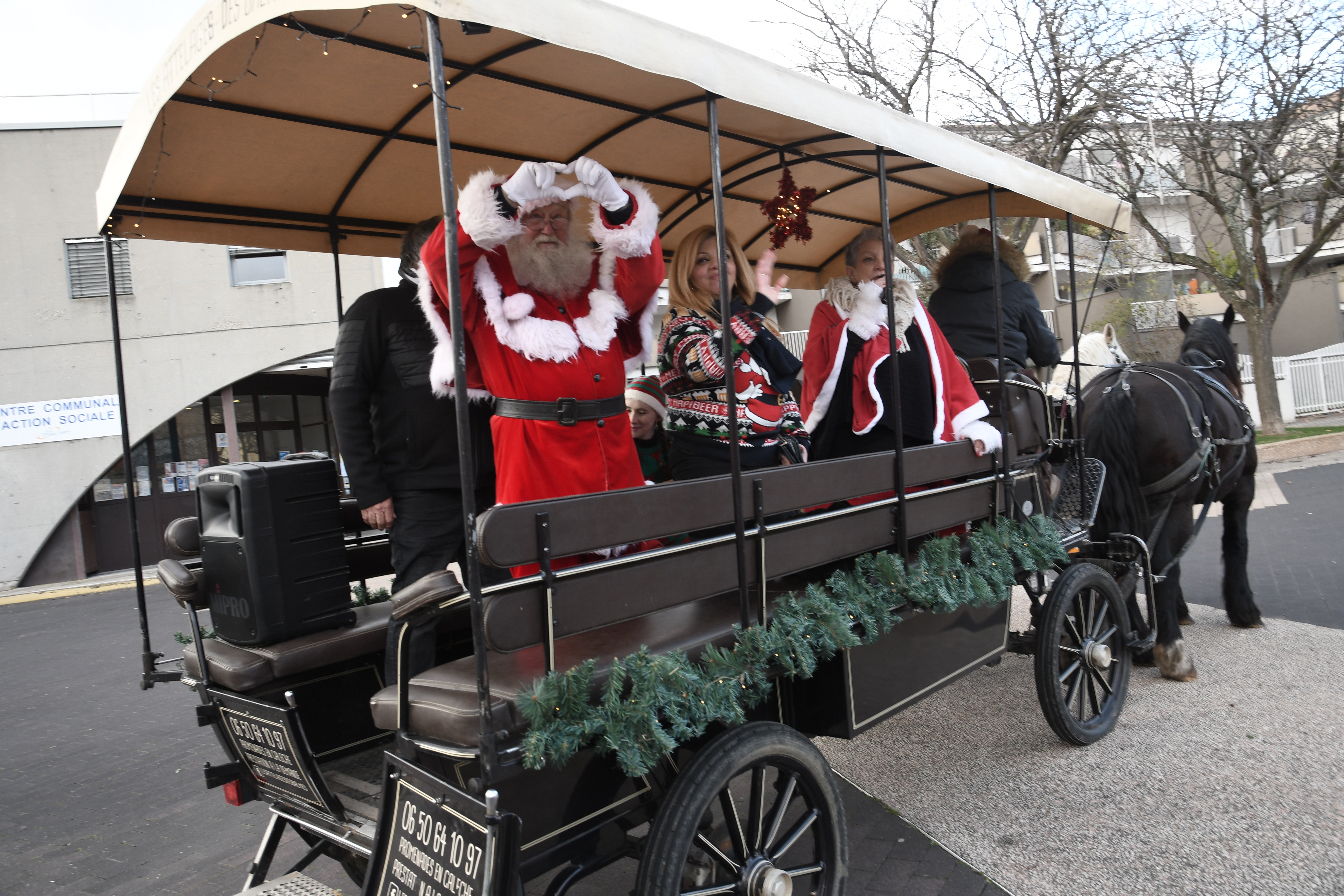 Tour de calèche du Père Noël 26.11 (34)