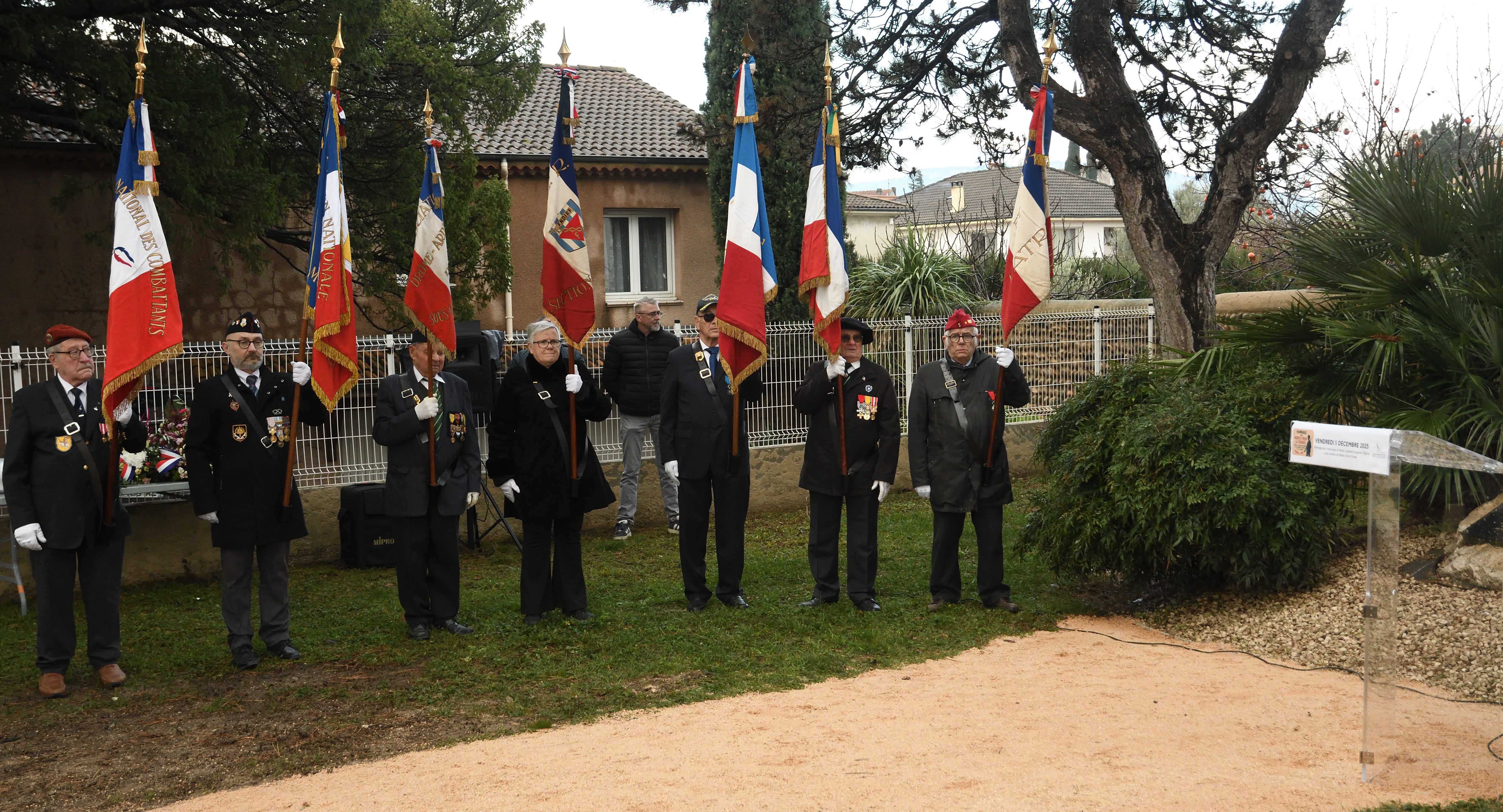 Cérémonie patriotique Saquare Bachaga 05.12 (10)