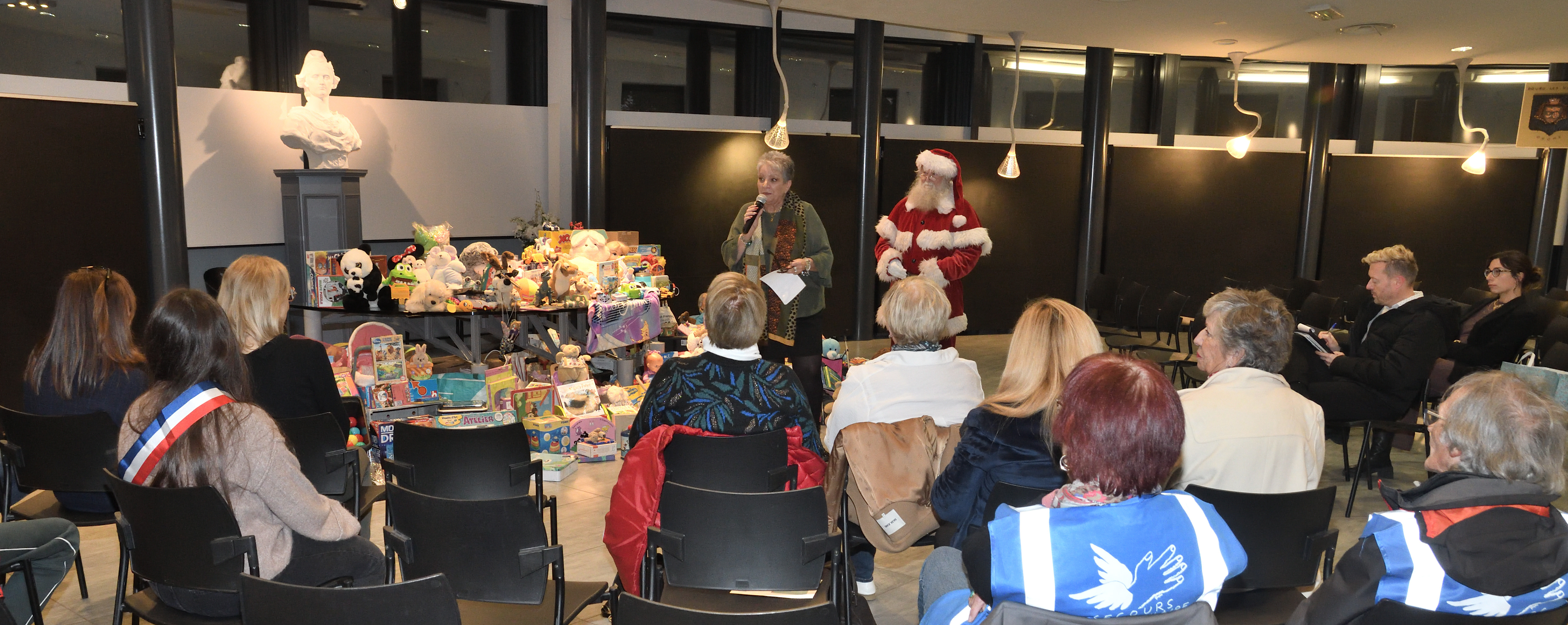remise des cadeaux secours populaire 08.12 (7)