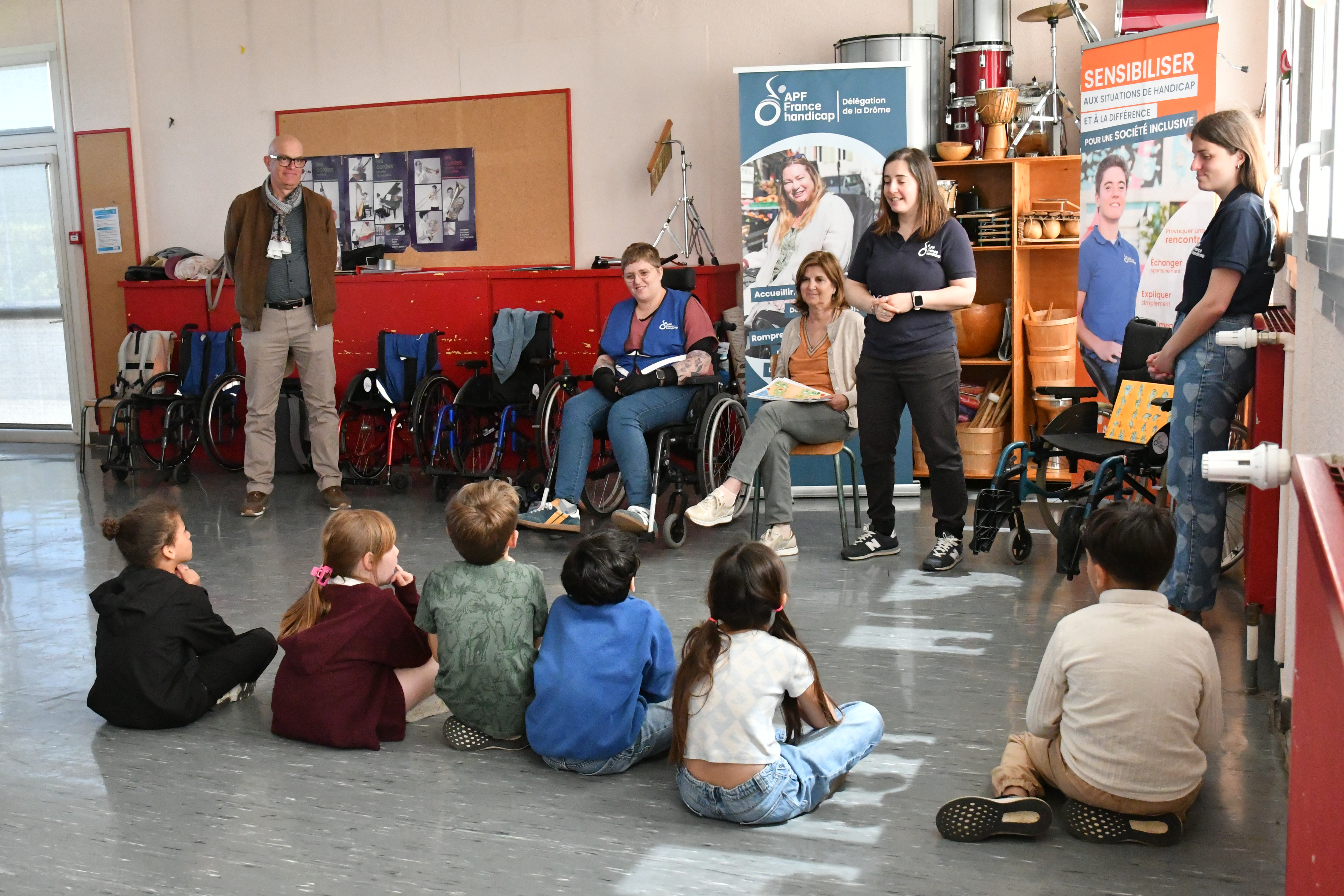 SEMAINE DE SENSIBILISATION AU HANDICAP DANS LES ECOLES 20.04 (1)