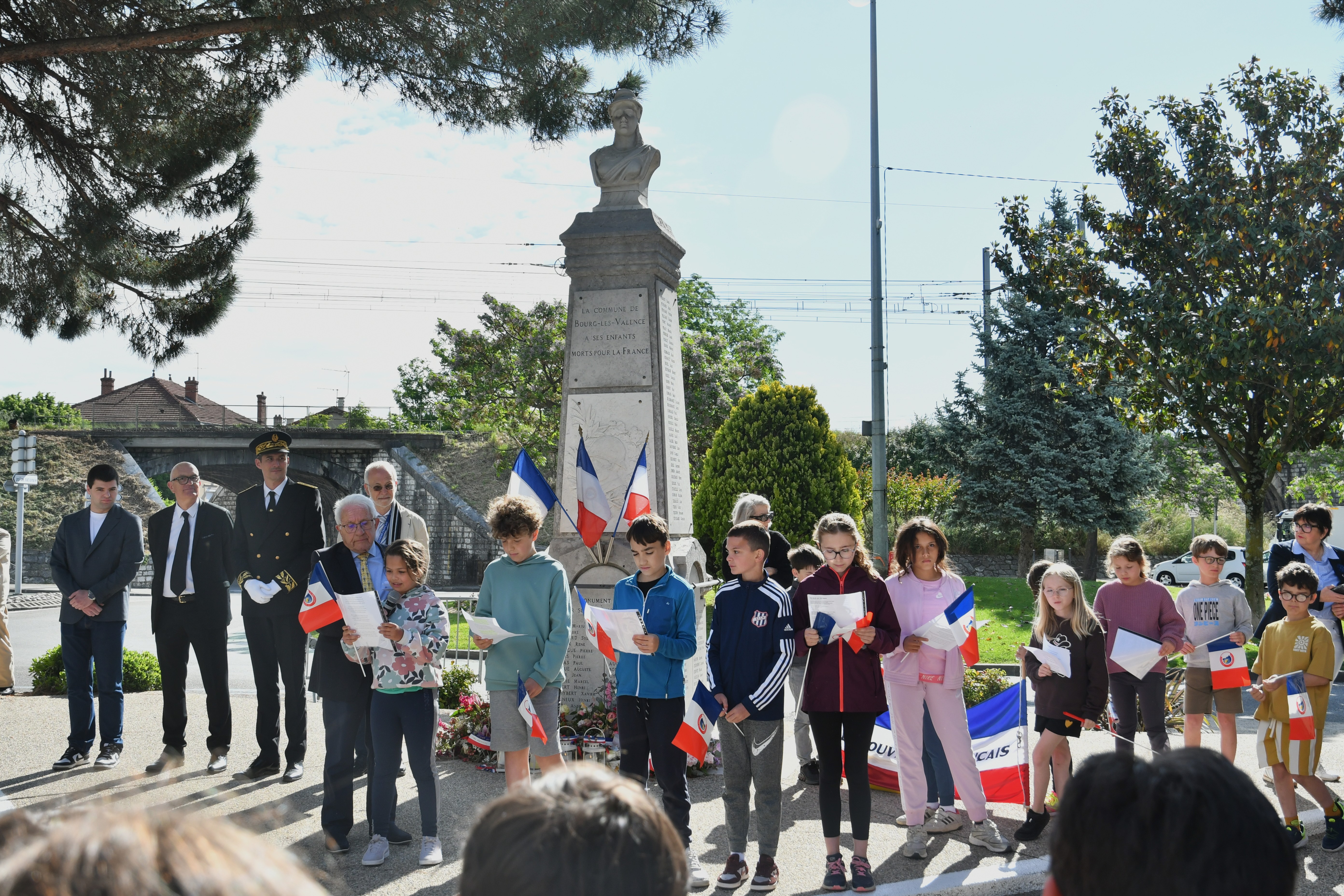 journée mémoire organisée par le comité pour les école élémentaires 12.05 (24)