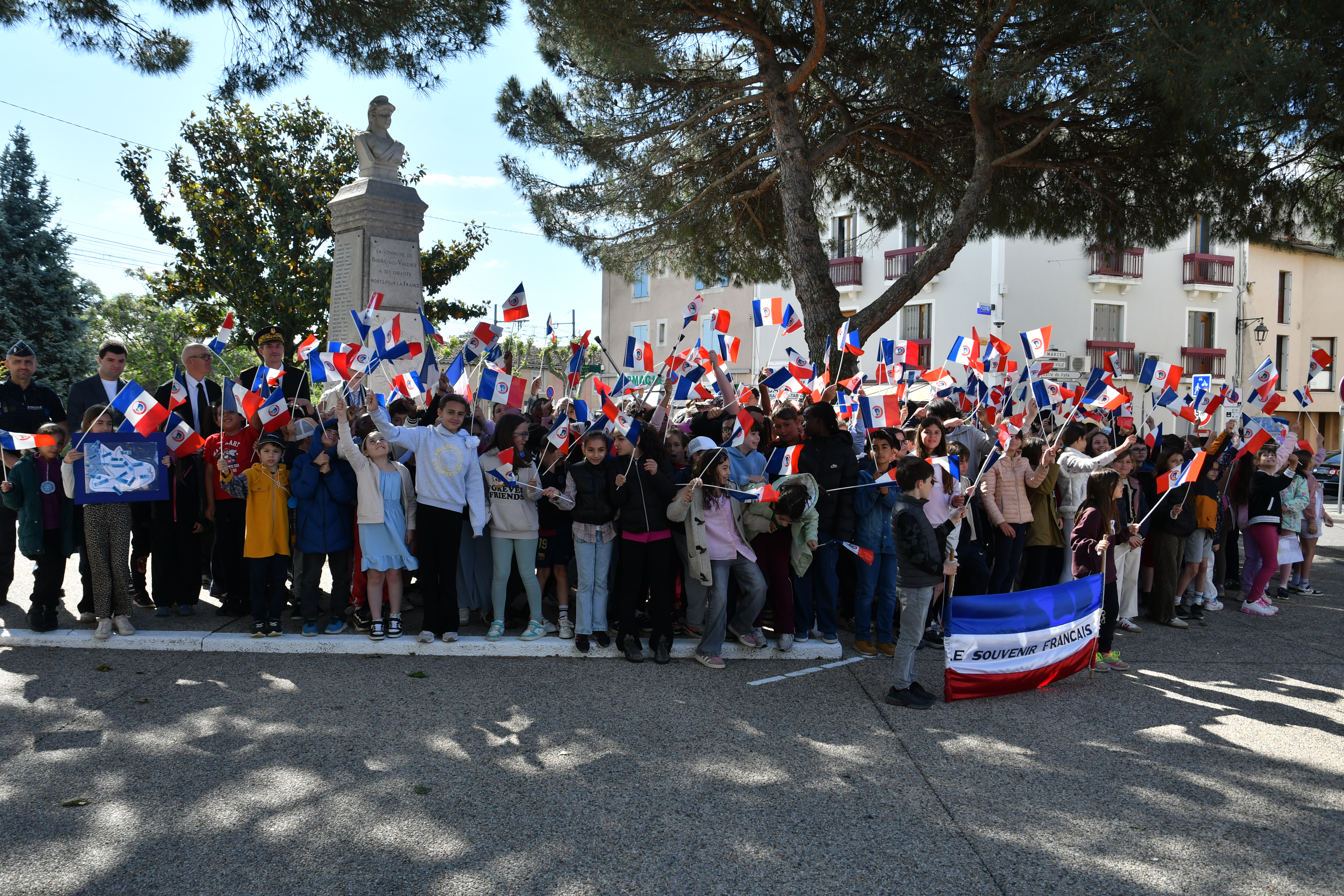 journée mémoire organisée par le comité pour les école élémentaires 12.05 (40)