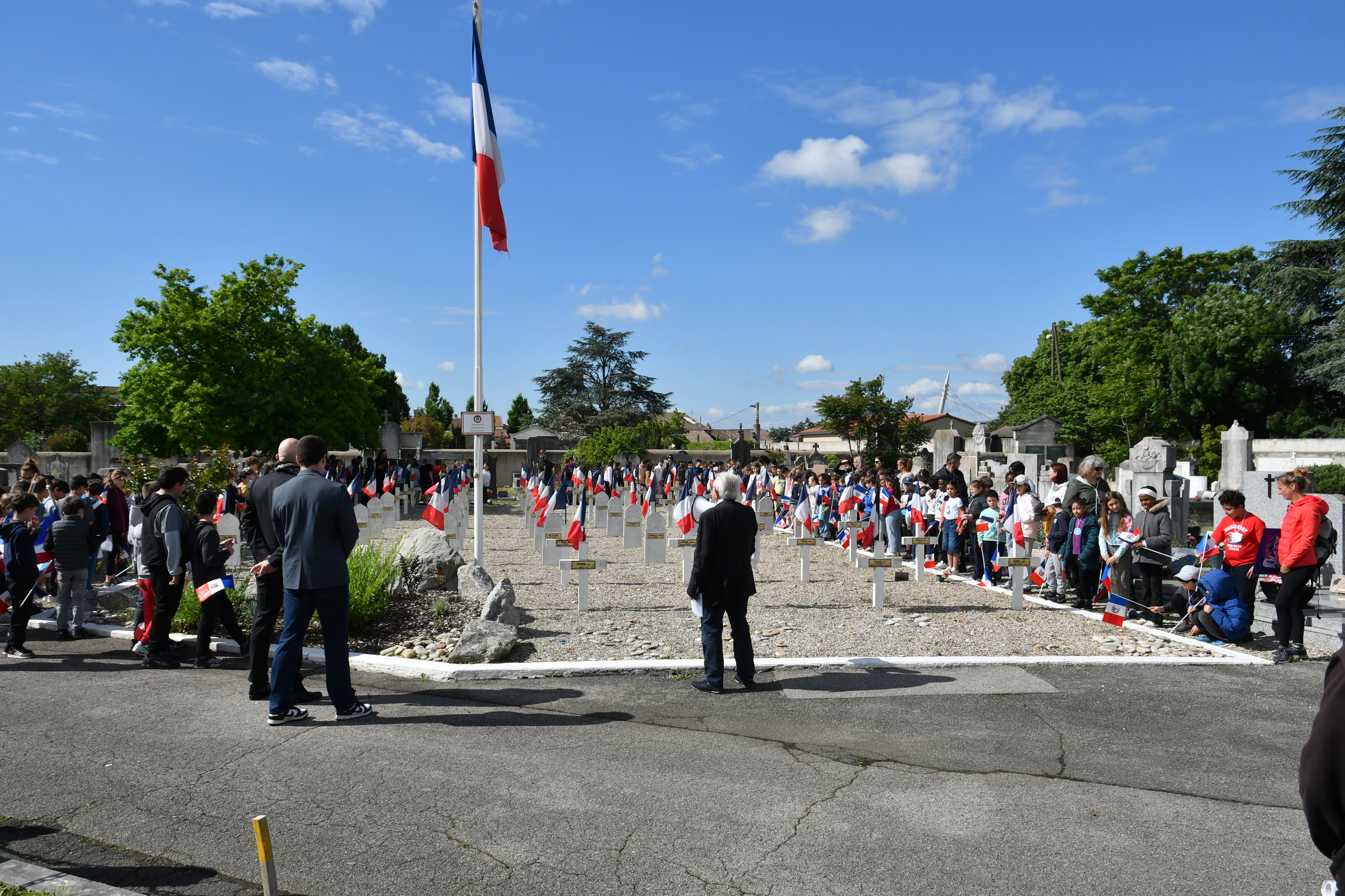 journée mémoire organisée par le comité pour les école élémentaires 12.05 (42)