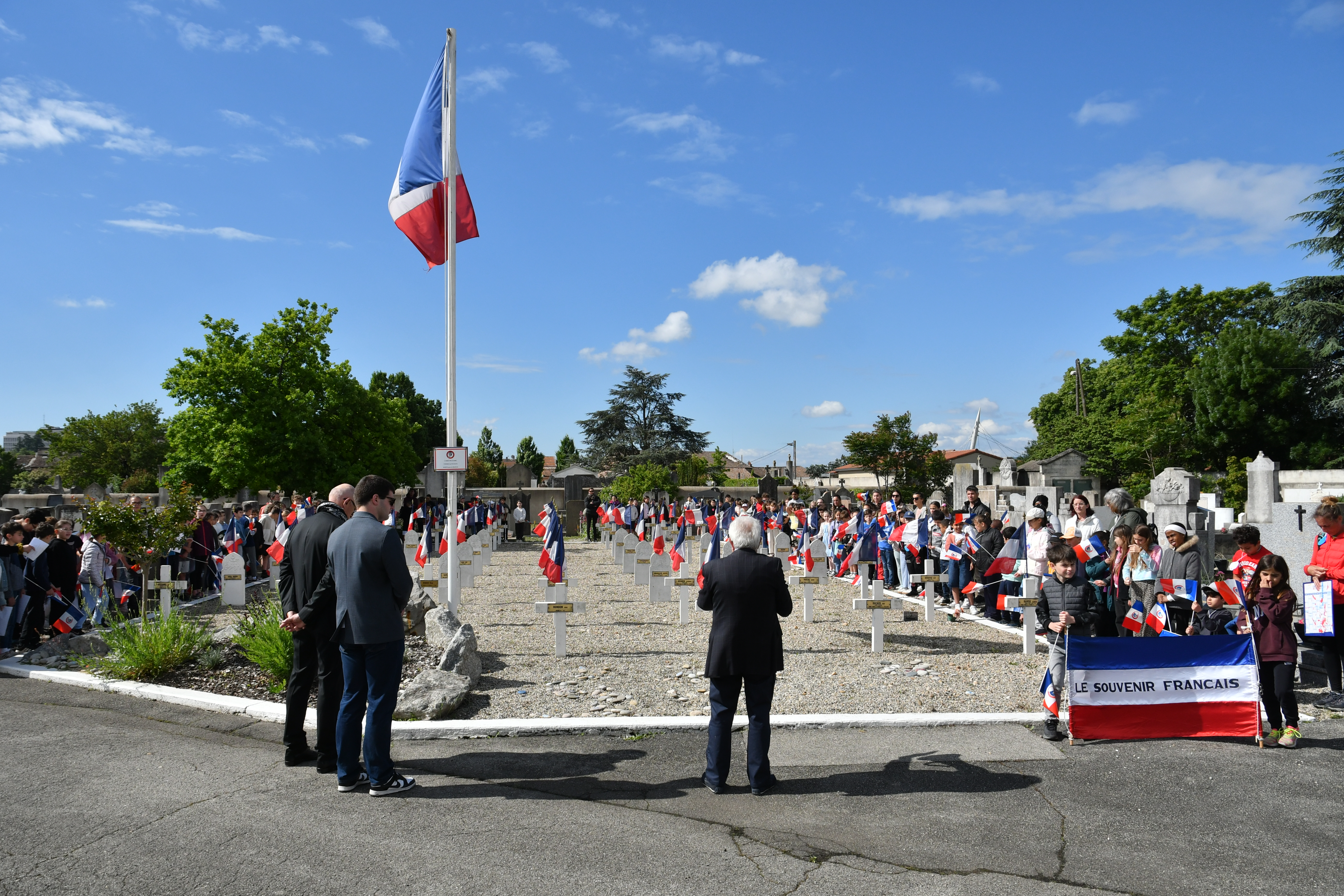 journée mémoire organisée par le comité pour les école élémentaires 12.05 (43)